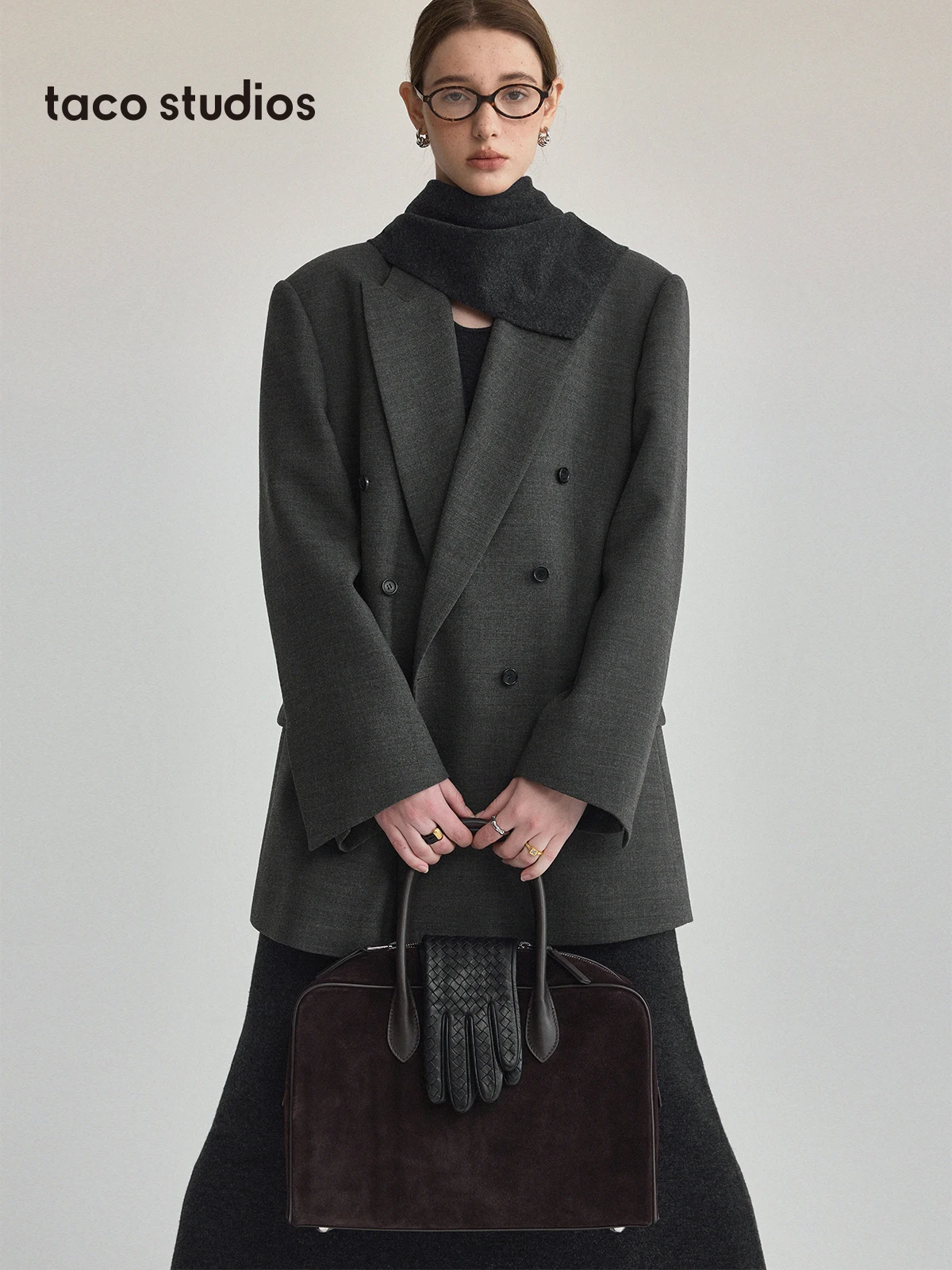 Taco Studios Klassischer Zweireiher-Anzug mit Reverskragen aus Hochwertiger Wolle, Pendlerfreundlich, Langärmlig