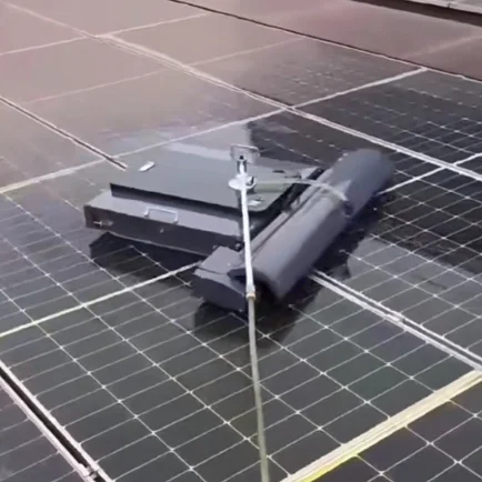 Fully Automatic Solar Cleaning Equipment Remote Control Solar Photovoltaic Cleaning Robot Suitable for Various Solar Panels