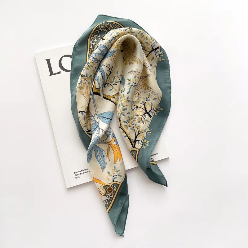 100% Mulberry Silk Elegant White Classic Twill Silk 70cm Square Scarf Spring Autumn Wholesale Elegant Comfortable Skin Friendly