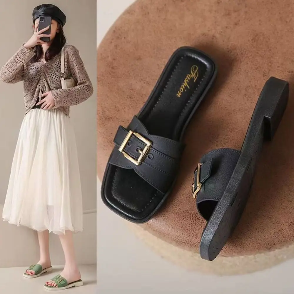 Flat Slippers Summer Platform Sandals Sandals Women Popular New Round Toe Flat Bottom Beach Roman Sandals in The Summer of 2024