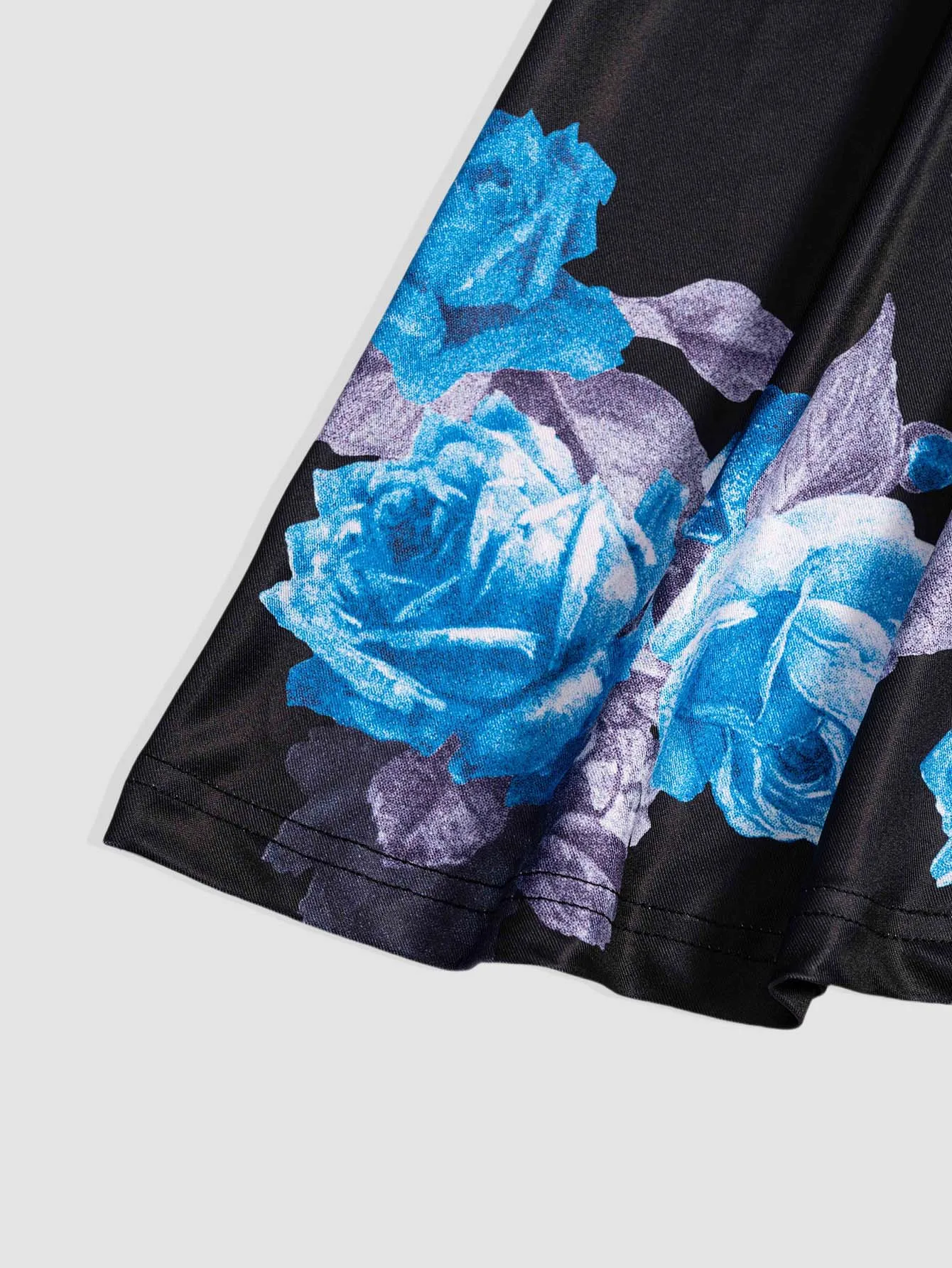 ชุดเดรสผู้หญิงแฟชั่นใหม่ สไตล์ลำลอง โชว์ไหล่และหลัง ไม่ตกเทรนด์