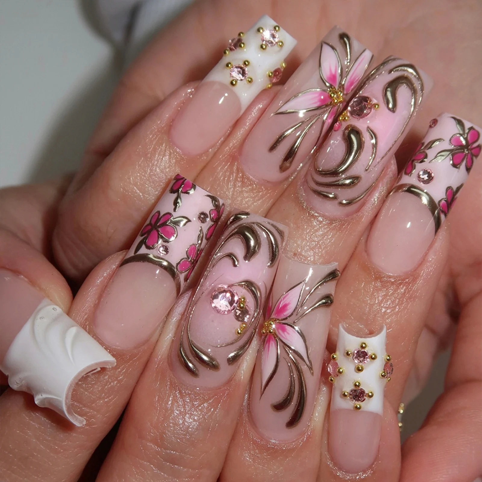 24pcs Pink White French Style False Nails Gold Foil Stripes Flower Stain Beads Decor Press On Nails Long Square Fake Nail TIps