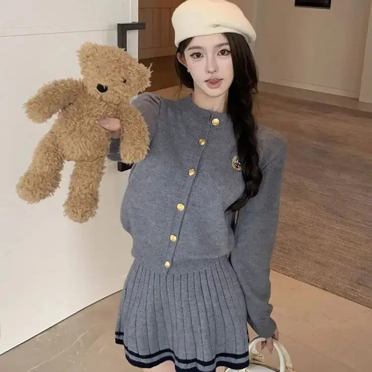 Two-Piece Set Versatile Long-Sleeved Knitted Cardigan Slim-Fit Top Pleated Skirt Women Autumn Winter New College Style Suit