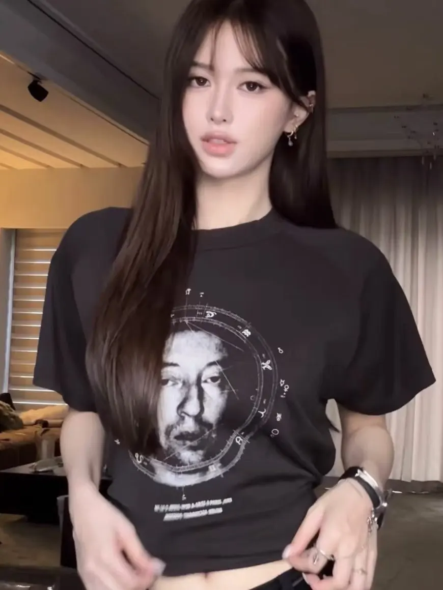 ER/D Musician Portrait Print Pendant Shoulder Short Sleeve SERGE T-Shirt