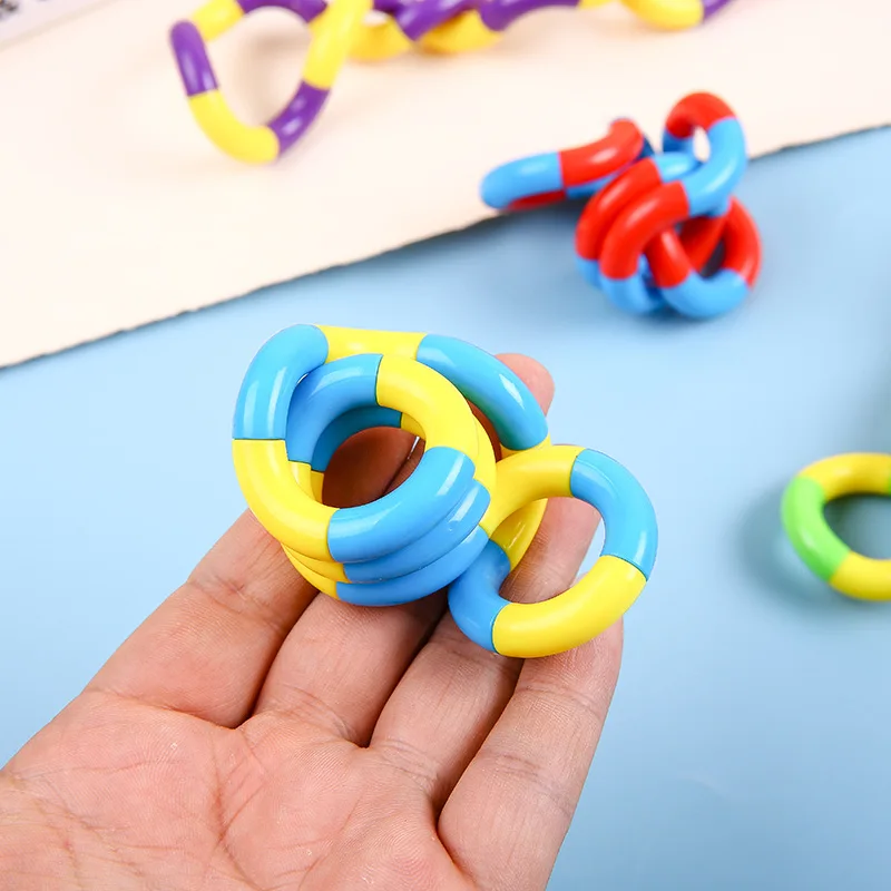 4Pcs Twisted Ring Magic Figet Trick Rope Education Stress Relief Toys for Kid Birthday Party Favors Boyfriend New Year Gifts