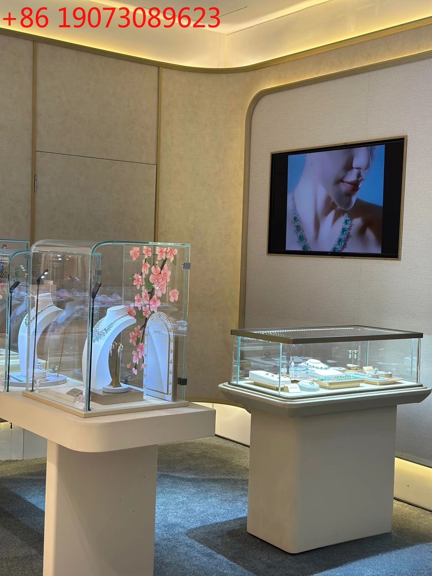 

Изогнутый шкаф-витрина для ювелирных изделий, контейнер, модные ювелирные изделия, стеклянный шкаф-витрина, счетчик из нержавеющей стали