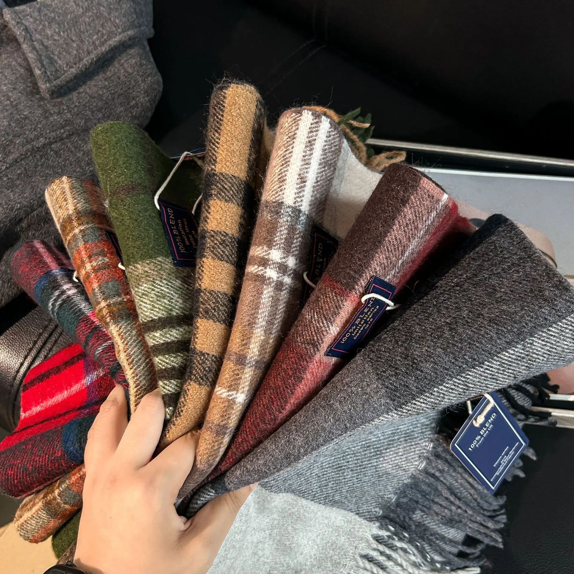Unisex British Tartan Plaid Scarf Classic Fall Winter Warm Shawl Couple Design Japanese Korean Preppy Style Versatile Neck Wrap