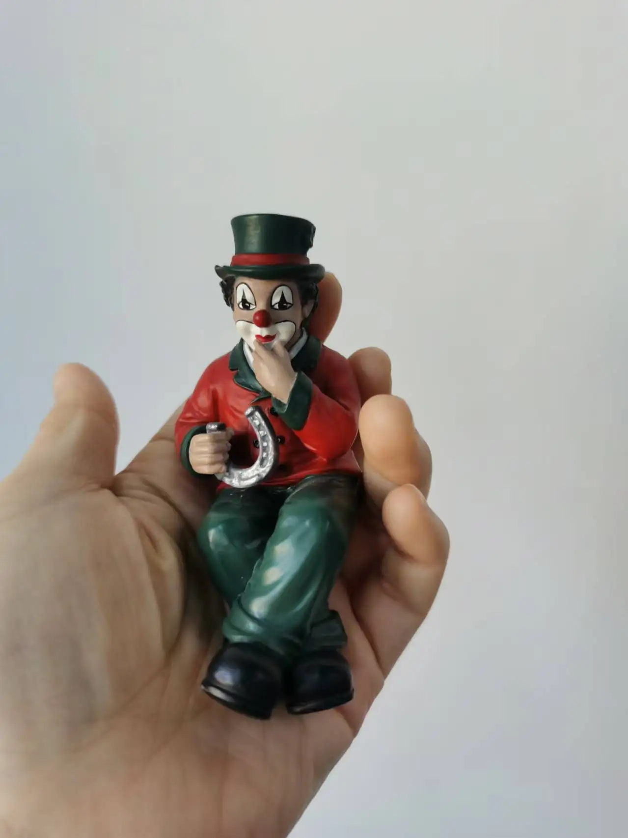 Resin figure mental psychological sand table game box court therapy  clown