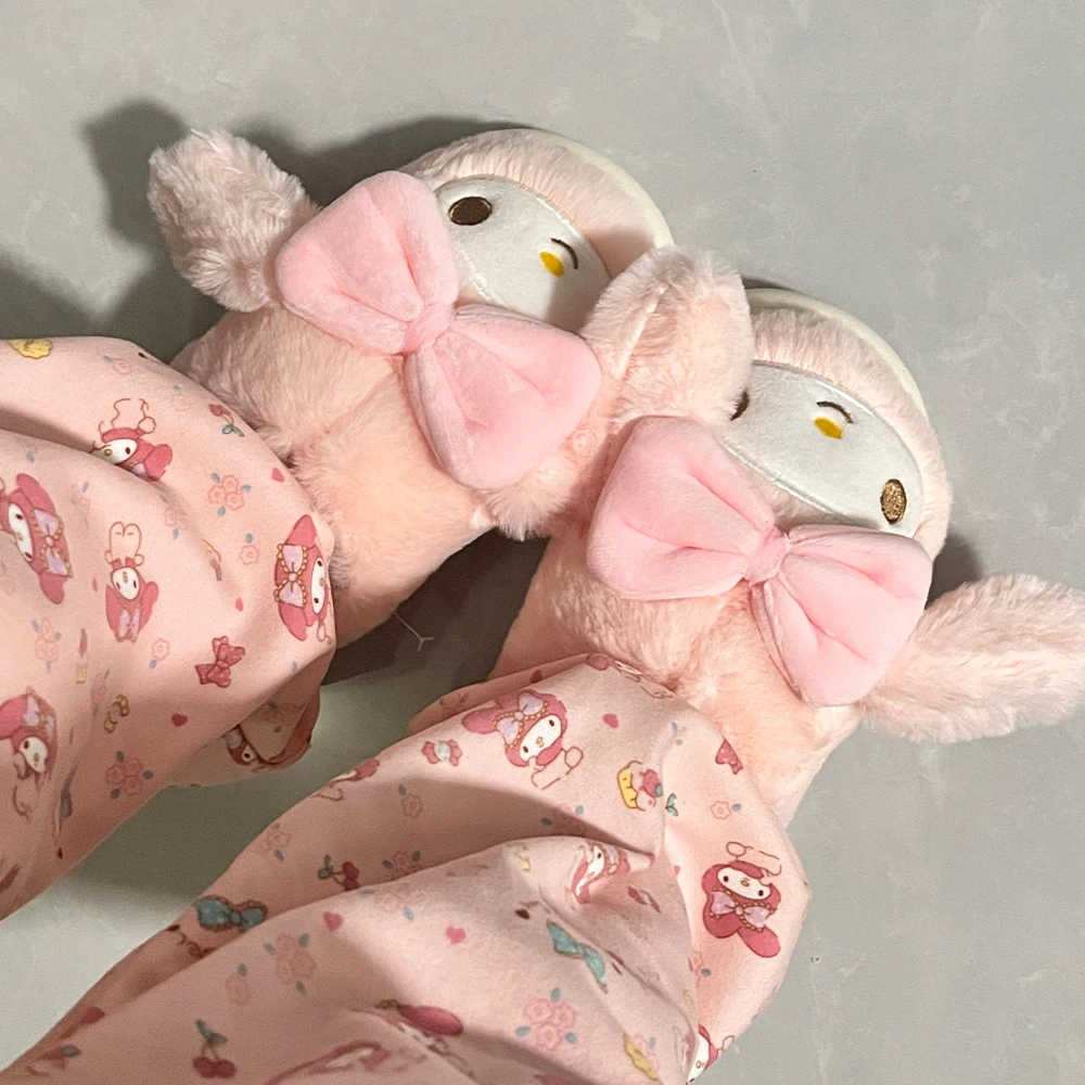 

Плюшевые тапочки Kuromi с героями мультфильмов для девочек, хлопковая обувь в стиле каваи в стиле аниме, осенне-зимние теплые нескользящие милые домашние тапочки для родителей и детей