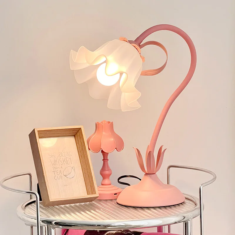 

Bedside Night Light Explosion Pastoral Flower Romantic Bedroom Princess Room Desk Decoration Atmosphere 5W Three-color Light