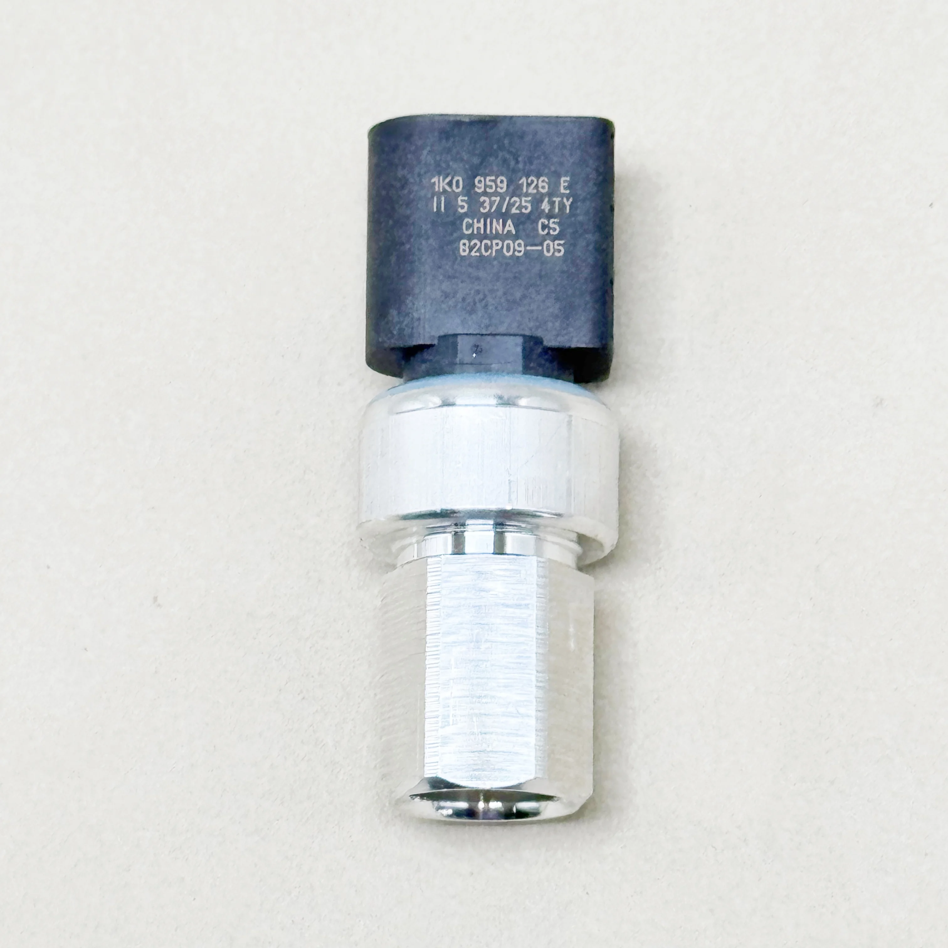 

Датчик давления хладагента IERNA A/C 1K0959126B 1K0959126E для Volkswagen Passat Golt 1J0959126 1K0959126A 1K0959126D 5K0959126