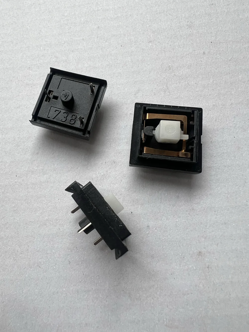 

Original new 100% RAFI738 lightly touch keyboard button switch 3pin