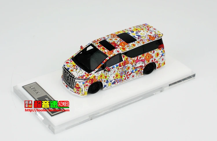 1:64 نموذج سيارة Elfa المطلي بالزهور MPV نسخة معدلة واسعة الجسم ، نموذج سيارة من الراتنج ، هدية المهرجان ، زخرفة المجموعة