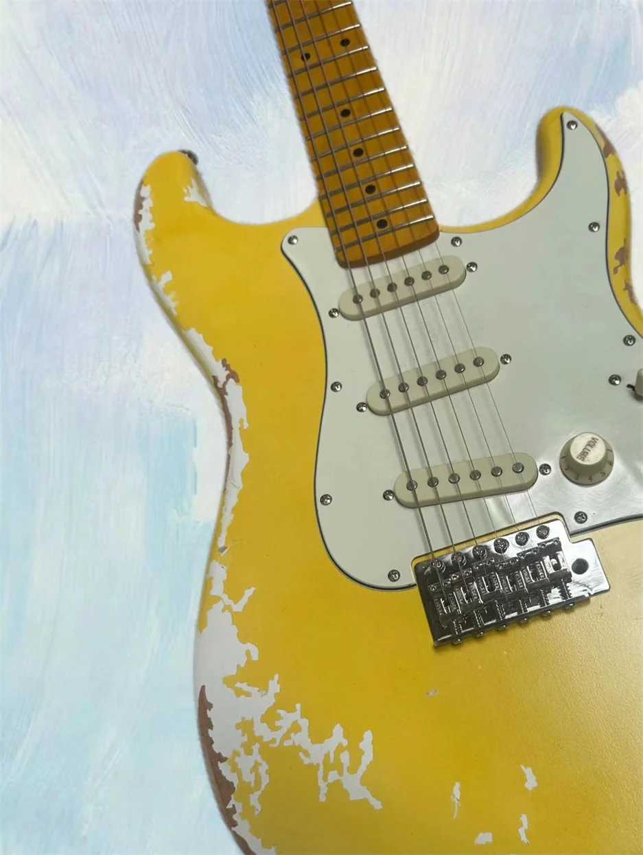 Made old electric guitar, creamy Yellow