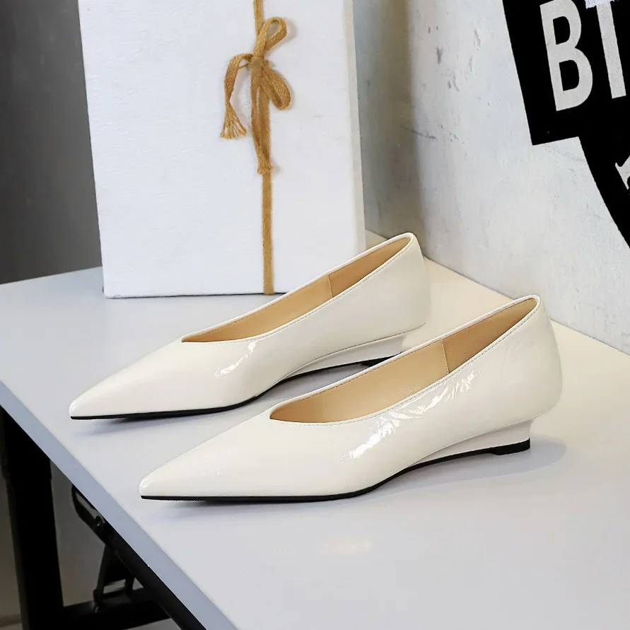 

European and American Style Banquet Women's Shoes Pointed Head Shallow Mouth Versatile Heel Women's Shoes