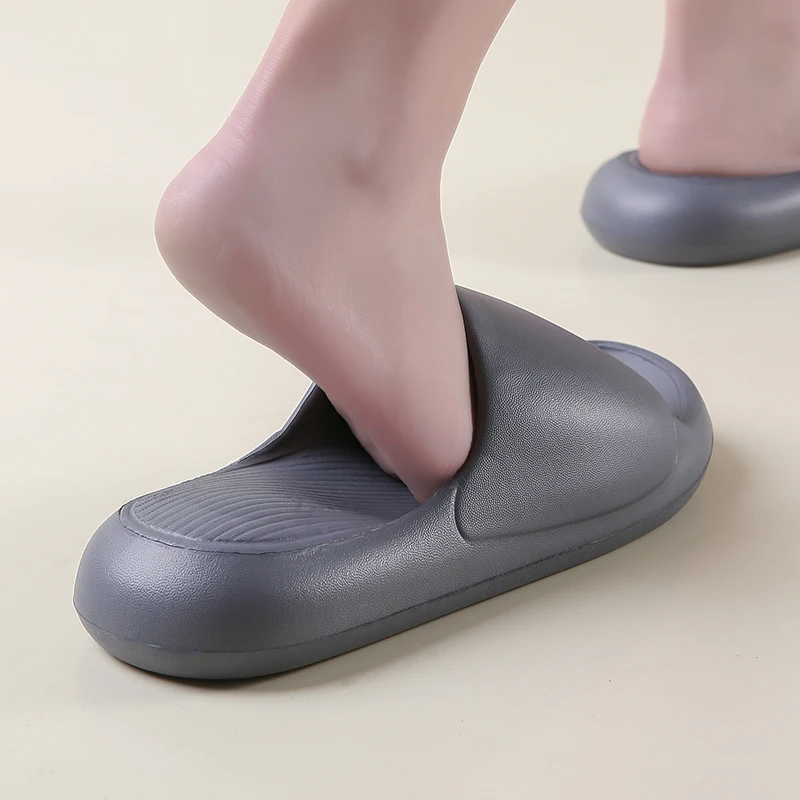 2024 Men's Soft Sole Pillow Slides Lightweight Open Toe Non Slip EVA Slides Shoe Indoor Outdoor Quick Drying Bathroom Slipper