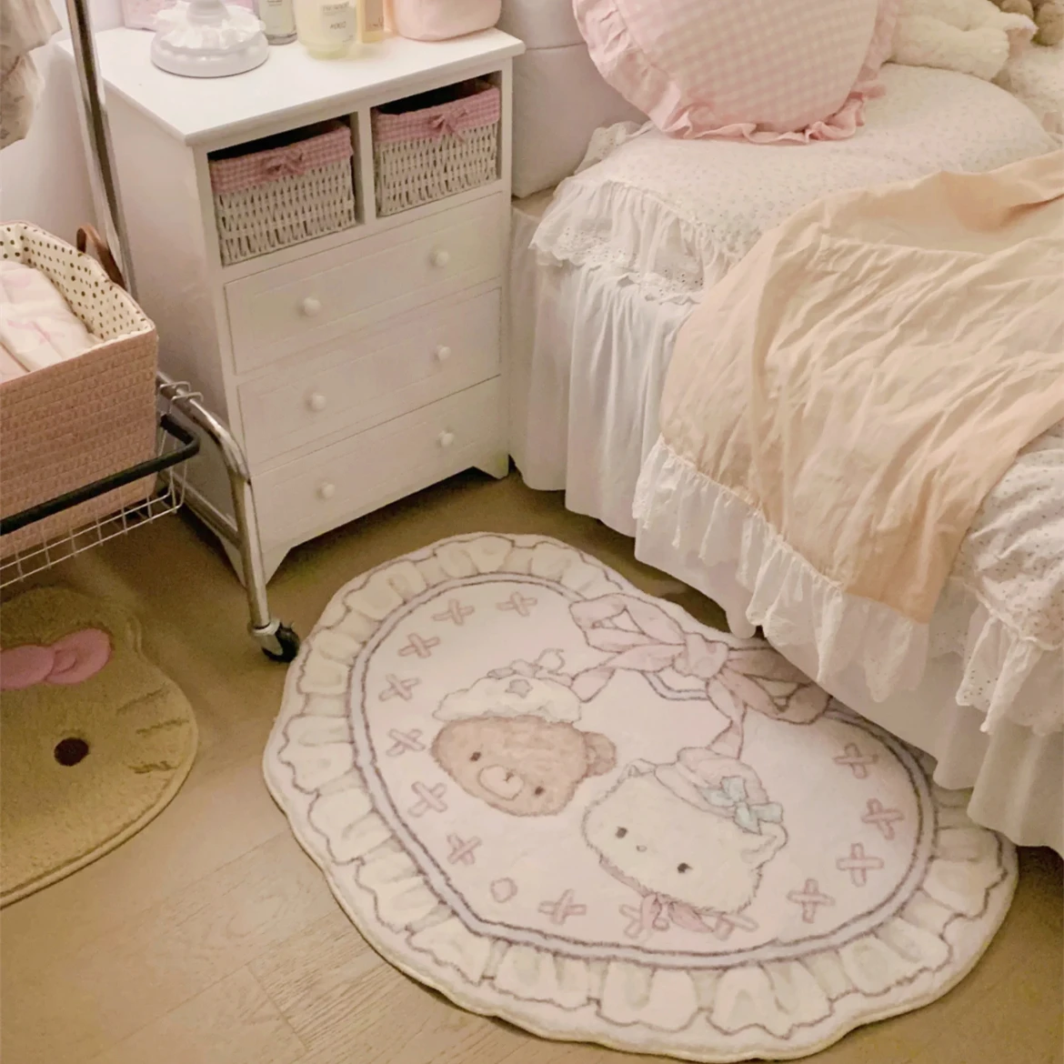 Creative Nordic Cartoon Carpet for Bedroom, Non-slip Bedside Area Rug, Cute Soft Floor Mat for Living Room, Table Decor