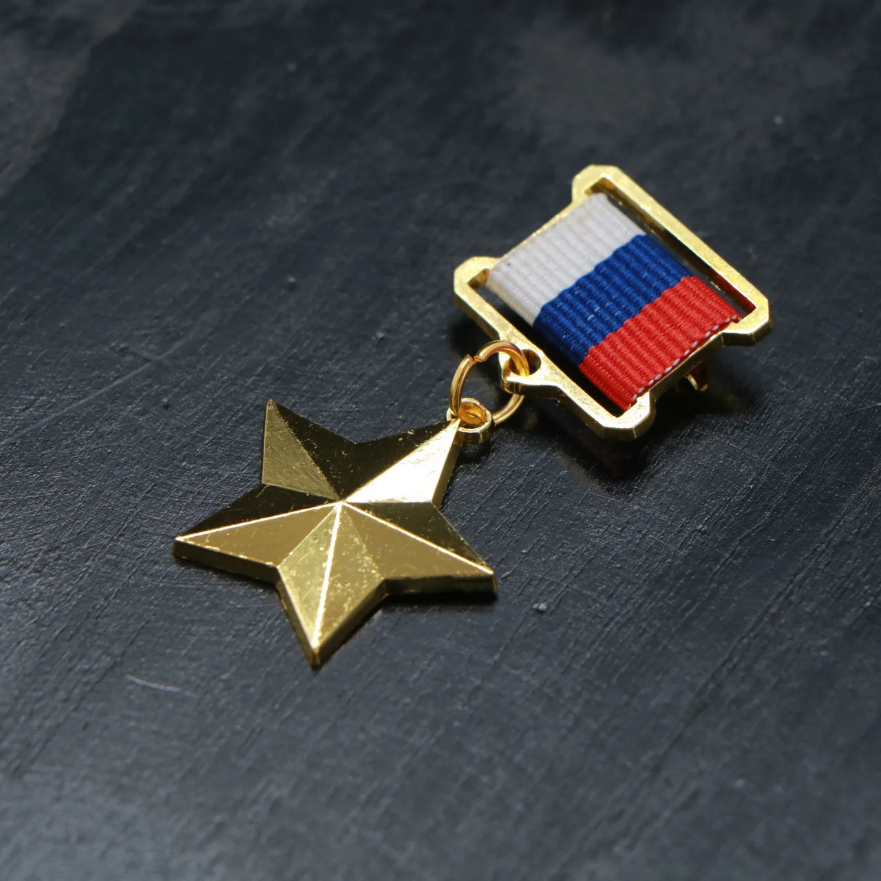 CCCP Medal Hero of Socialist Labor Badge the Russian Soviet Union Labor Gold Star Medal Brooch Pins