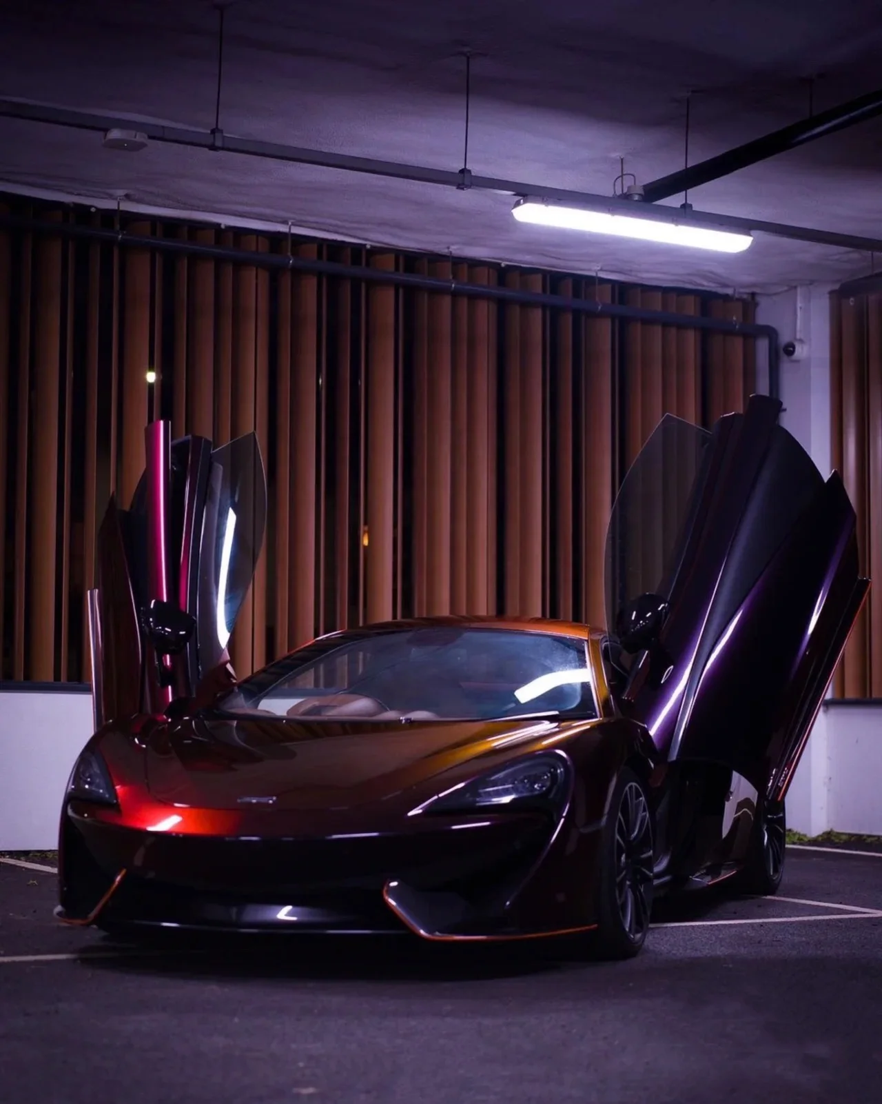 Streaming Light Black Charm Red Car Vinyl Wrap PVC PET Car Wrap Vinyl Black Ppf