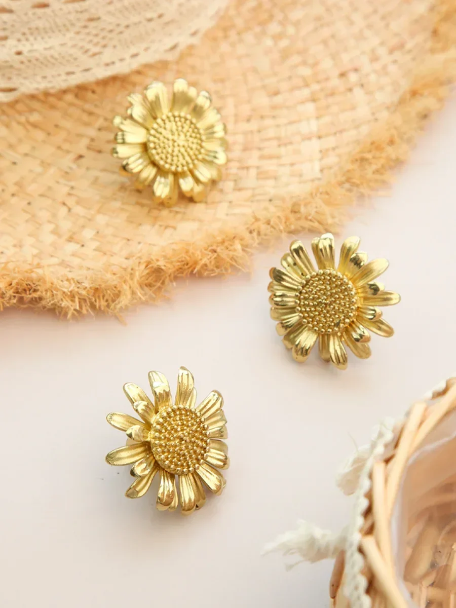 

Sunflower Shaped Brass Cabinet Knobs and Handles European Style Rural Light Luxury Wardrobe Drawer Knobs Handles for Furniture