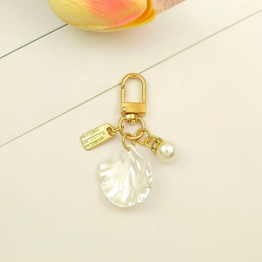 Pearl Shell Heart Letter Keychain For Women Girls Car Bag Key Chains Cute Gold Color Key Rings Jewelry Key Accessories image 3