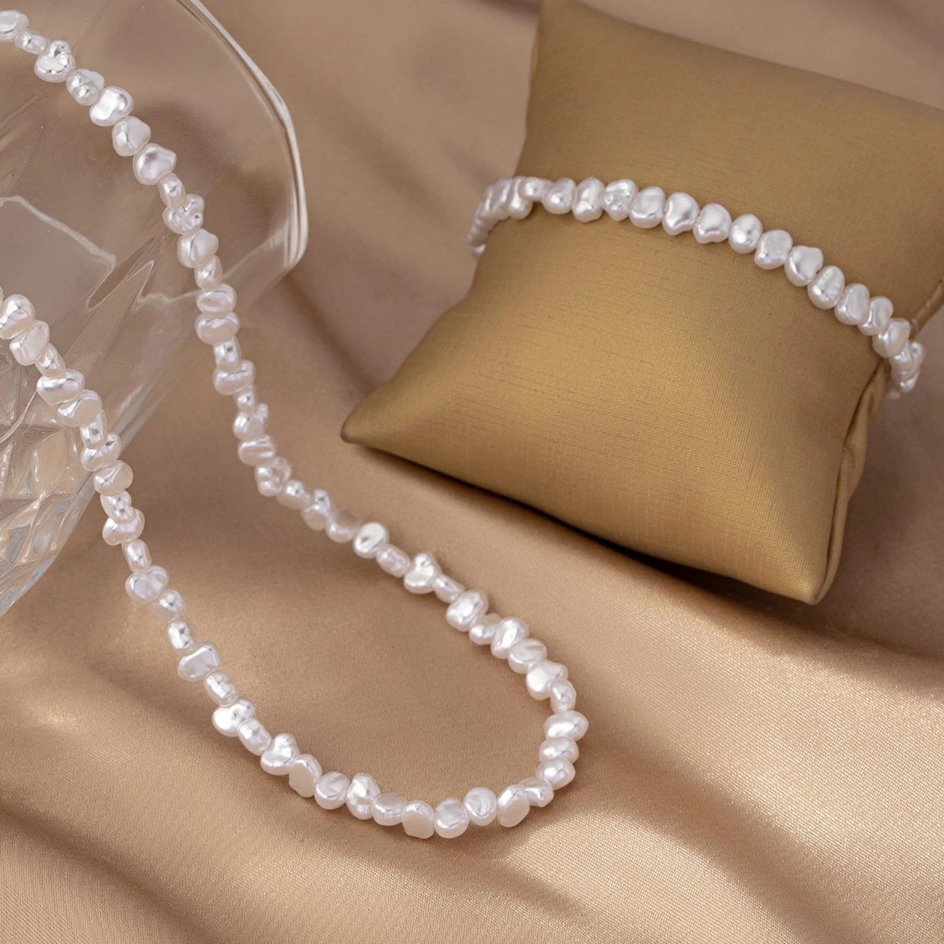 

Irregular Faux Pearl Necklace and Bracelet as One Set Jewelry Gifts