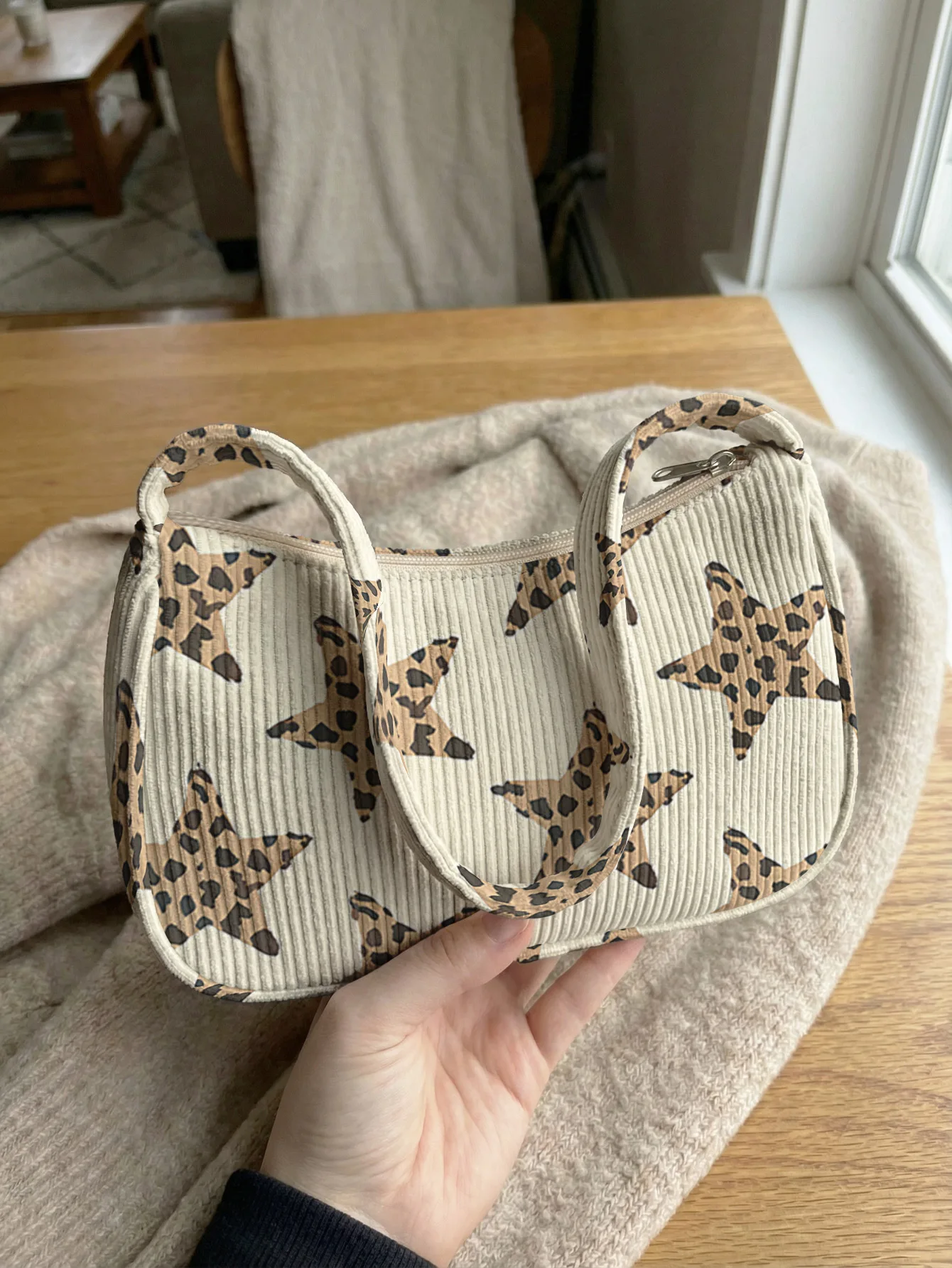 Trendy Leopard Star Print Shoulder Bag, Corduroy Underarm Bag for Daily Casual Use - view 3