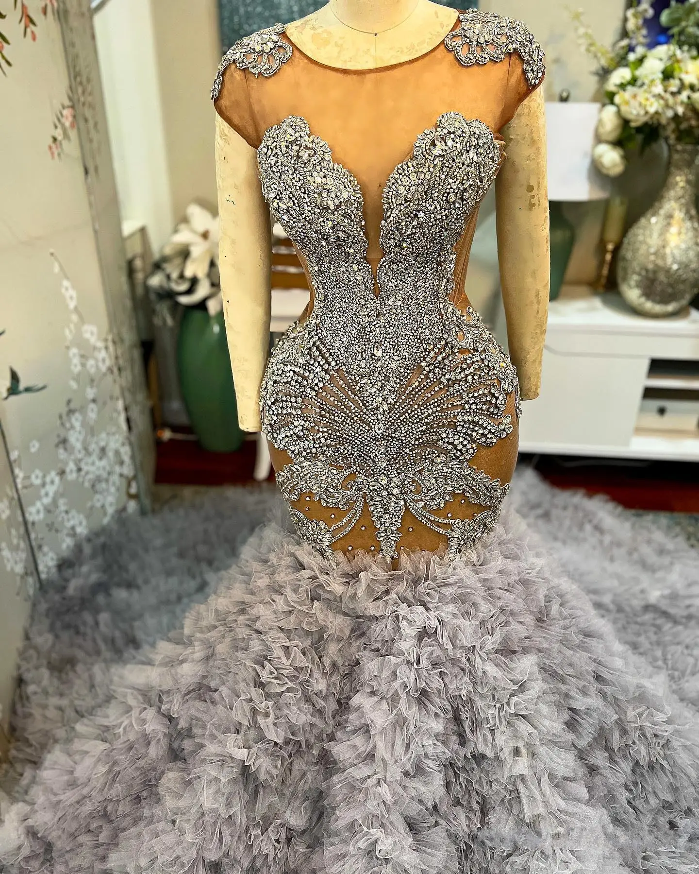 

Customized Luxury Sparkly Crystals Beads Mermaid Wedding Dress Robe De Mariee Plus Size Long Sleeves Tiers Grey Bridal Gown