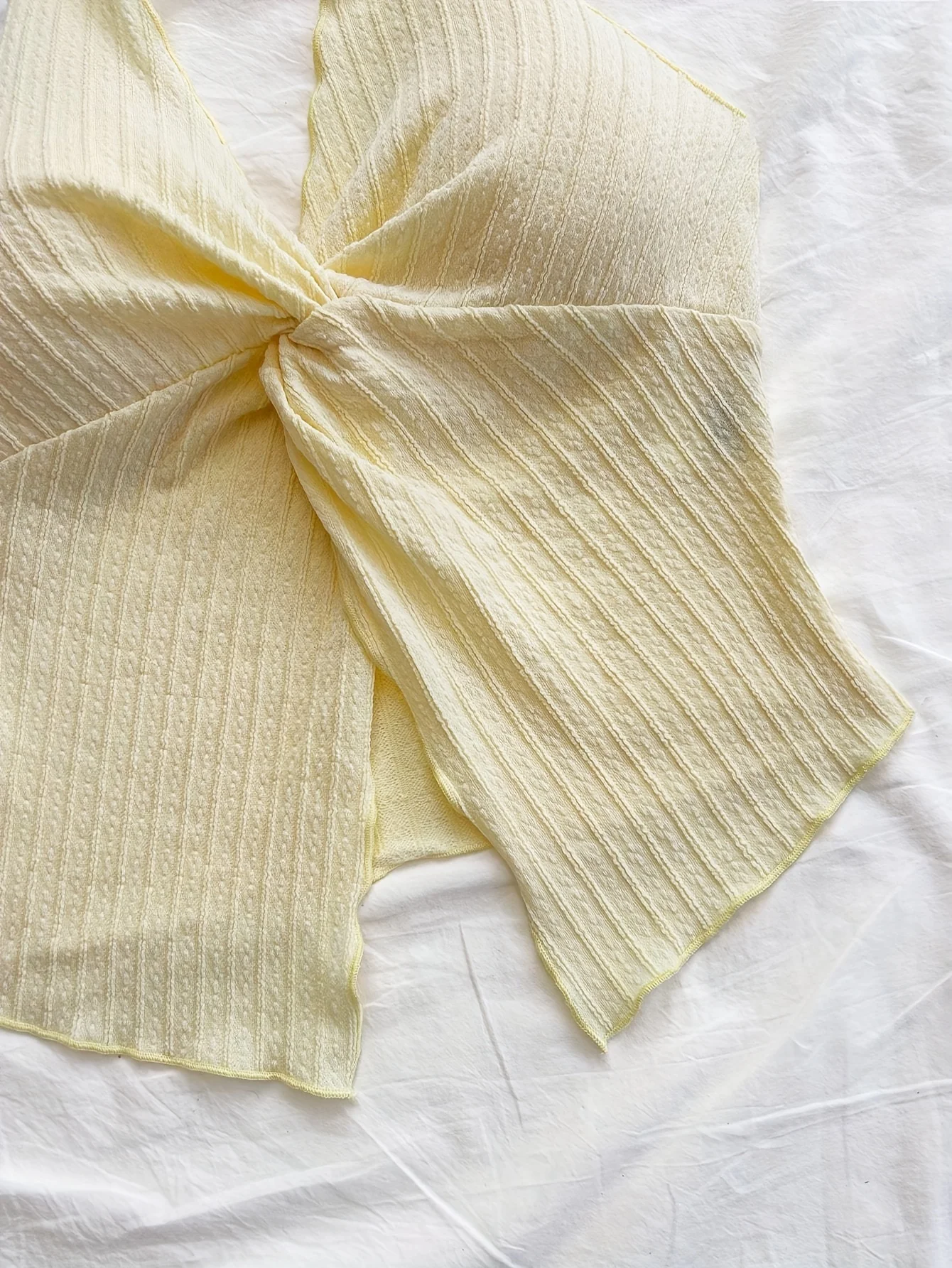 Frühlings- und Sommermode: Neue elegante, einfarbige, vielseitige Neckholder-Weste als Einzelstück – Detail 5