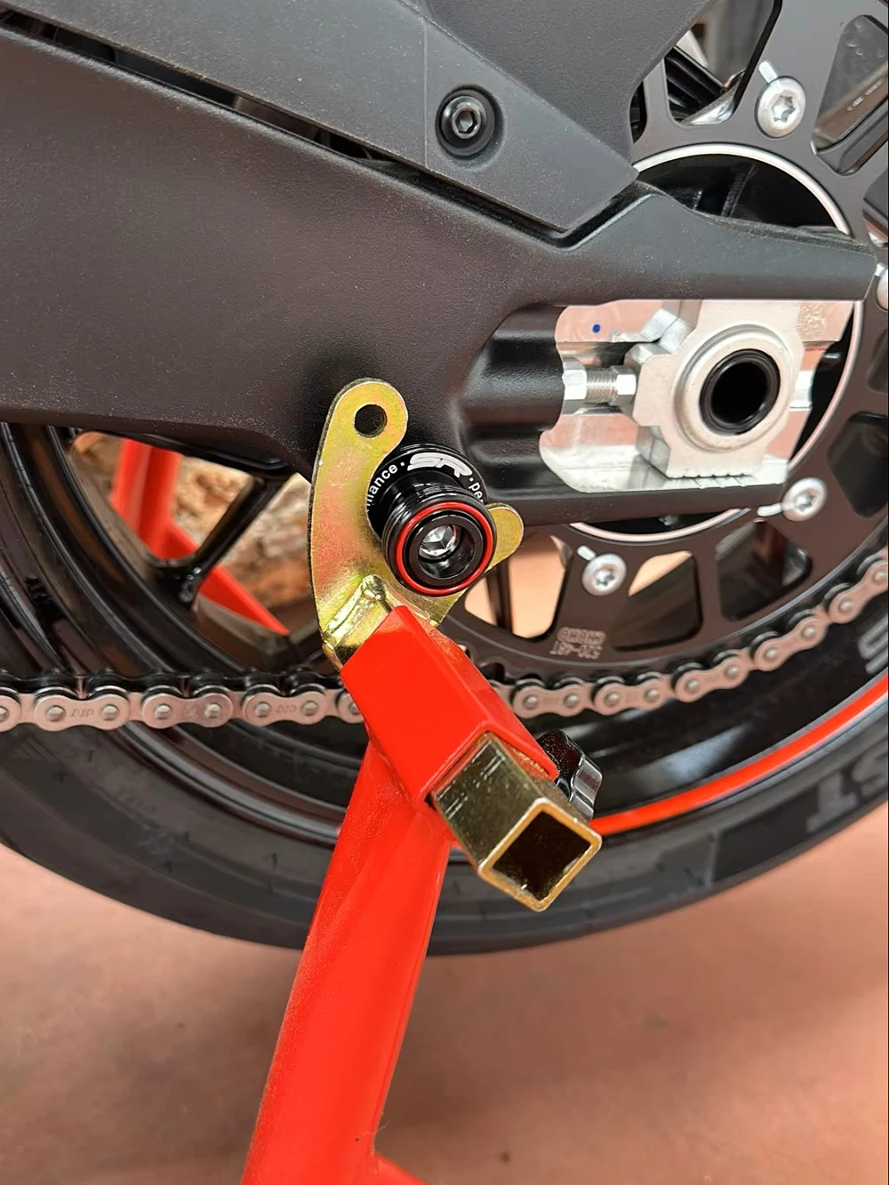 Für CFMOTO 450MT 650MT 700MT 800MT 1000MTX Motorradzubehör: Schwingarmstützen (Paddock Spools) für CF MOTO 450 650 700 MT 800 1000 MT-X – Detail 2
