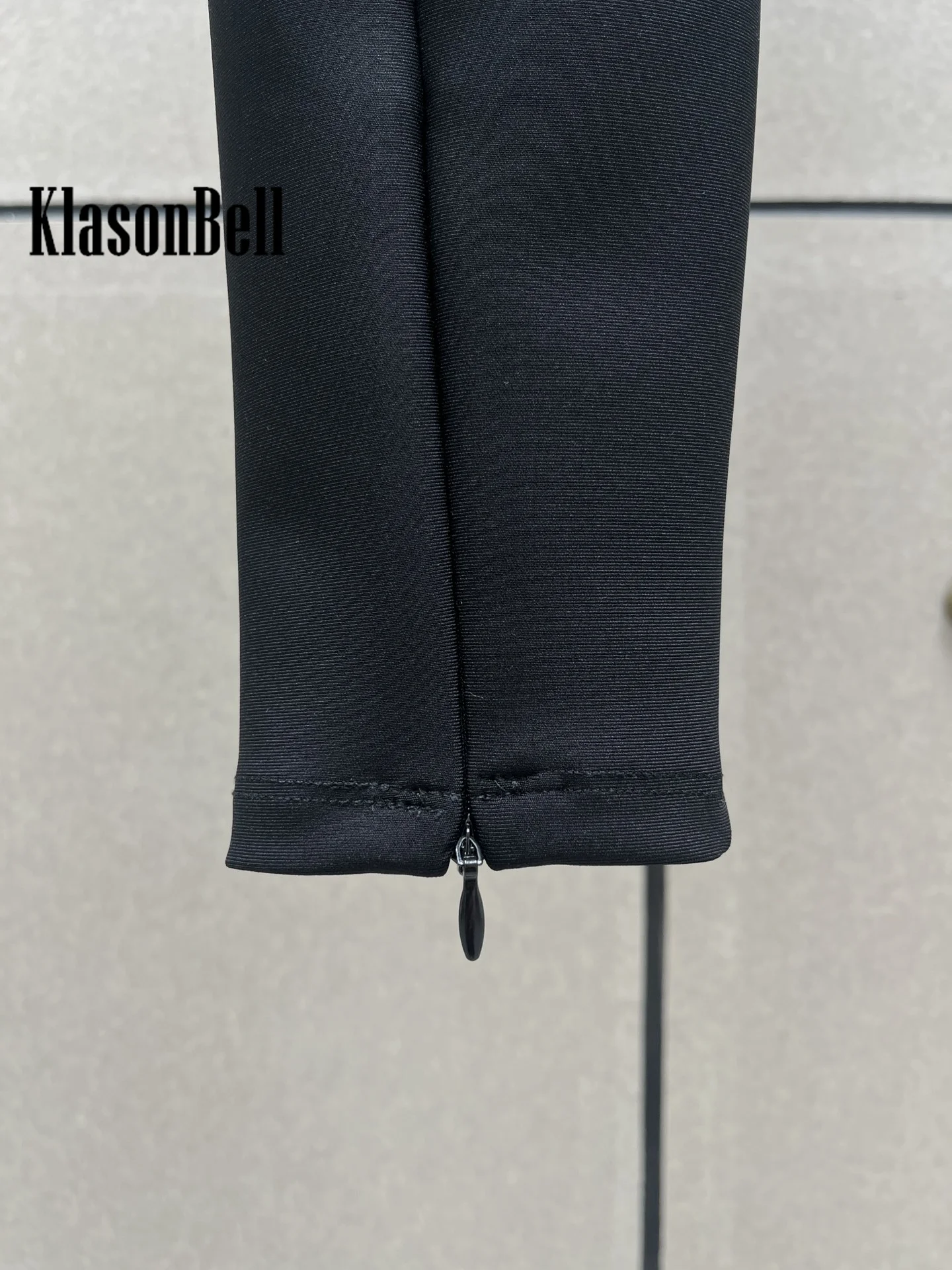 8.13 KlasonBell Women 2024 Autumn New High Waist Letter Black Leggangs Hem Zipper Dcoration Stretch Skinny Pencil Pants