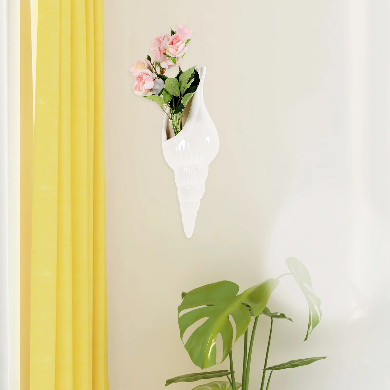 

Ceramic Heart Shaped Wall Planter Wall Mounted Vase for Indoor Flowers Hanging Plant Holder Boho Decor