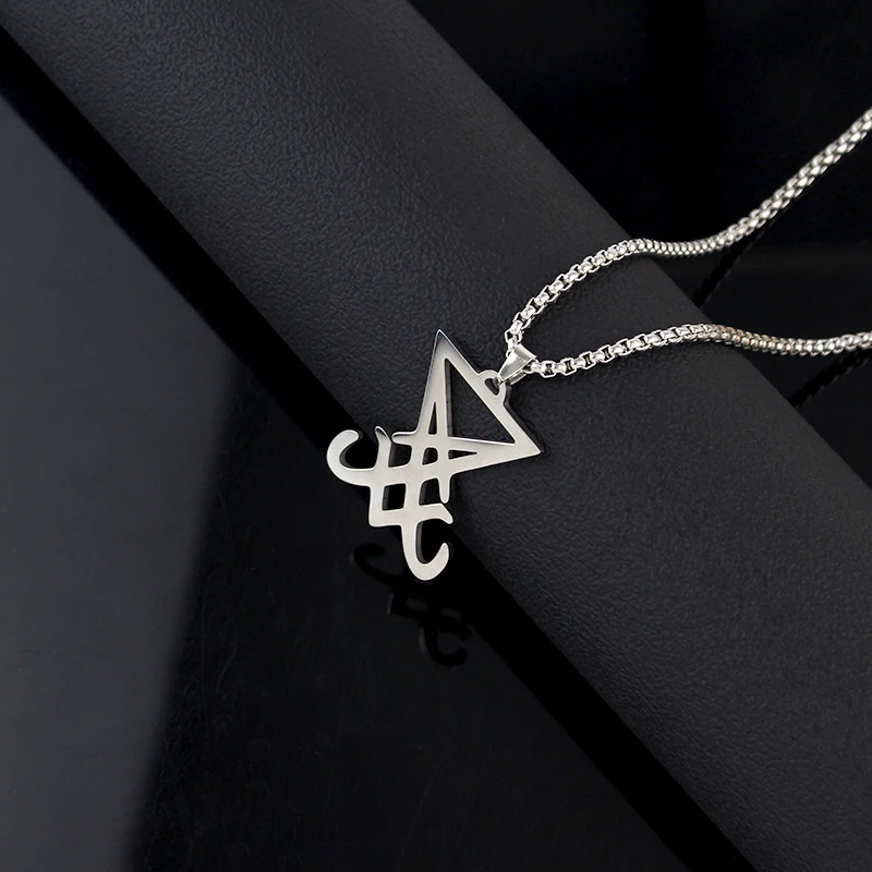 الموضة الكلاسيكية قلادة شيطان الجانب من قلادة شيطانية ختم Sigil رمز كورونزون قلادة الشيطان الخماسي مجوهرات هدايا