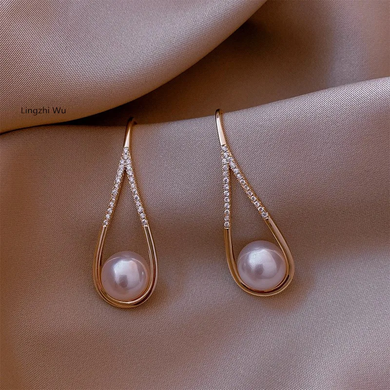 

Lingzhi Wu Top Quality Influencer Earrings French 2024 Female All Match Elegant Pearl Hoop Earrings Luxury New Arrival