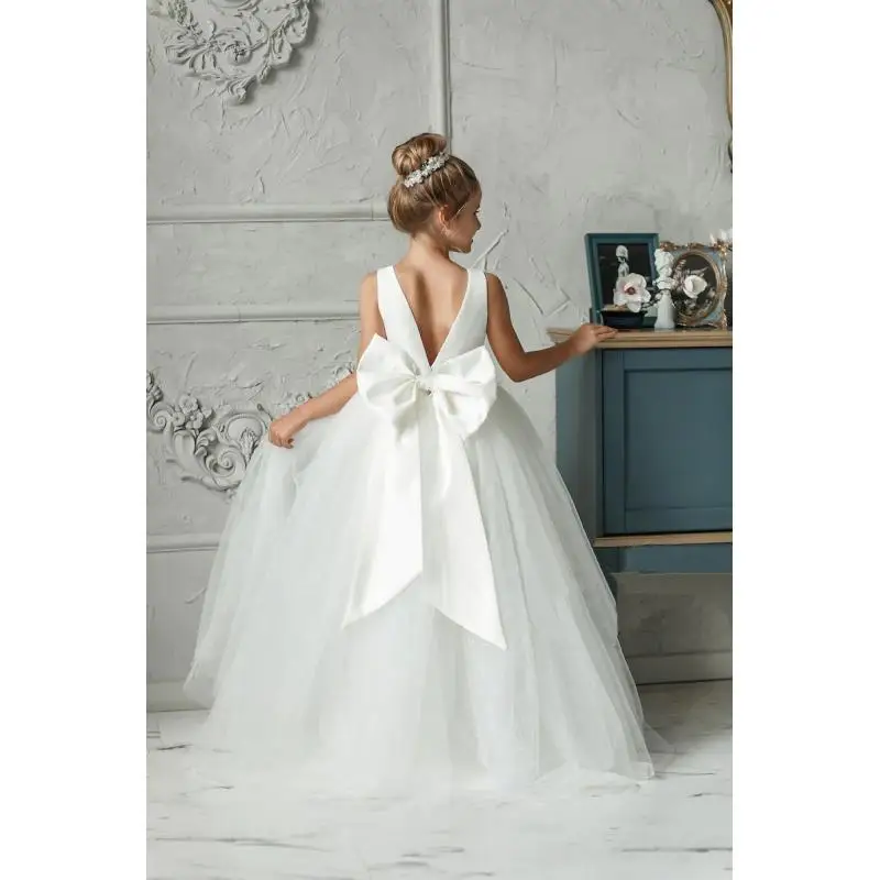 ivory-white-flower-girl-dresses-satin-o-neck-sleeveless-v-backless-princess-dress-pearls-bow-waist-tulle-train-party-ball-gowns