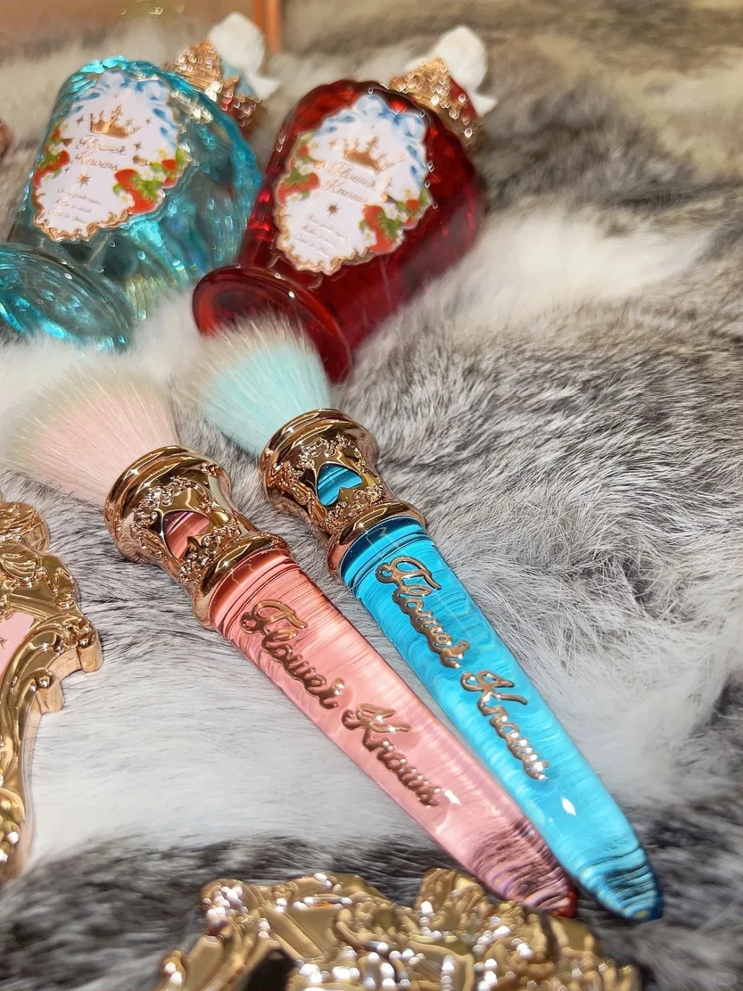 

Flower Knows Strawberry Rococo Blush Spot Brush Wool Fluffy Makeup Brush Conditioning