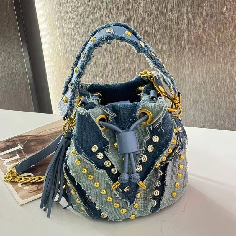 

Retro Y2k Drawstring Denim Bucket Bag Rivet Distressed Shoulderbag Luxury Diamond Trend Handbag Create Tassel Chain Messengerbag