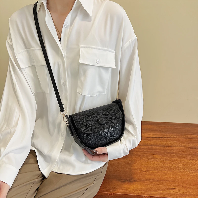 White Pu Leather Saddle Armpit Bags for Women 2024 Korean Trendy Shoulder Crossbody Bag Ladies Vintage Underarm Handbags Purses