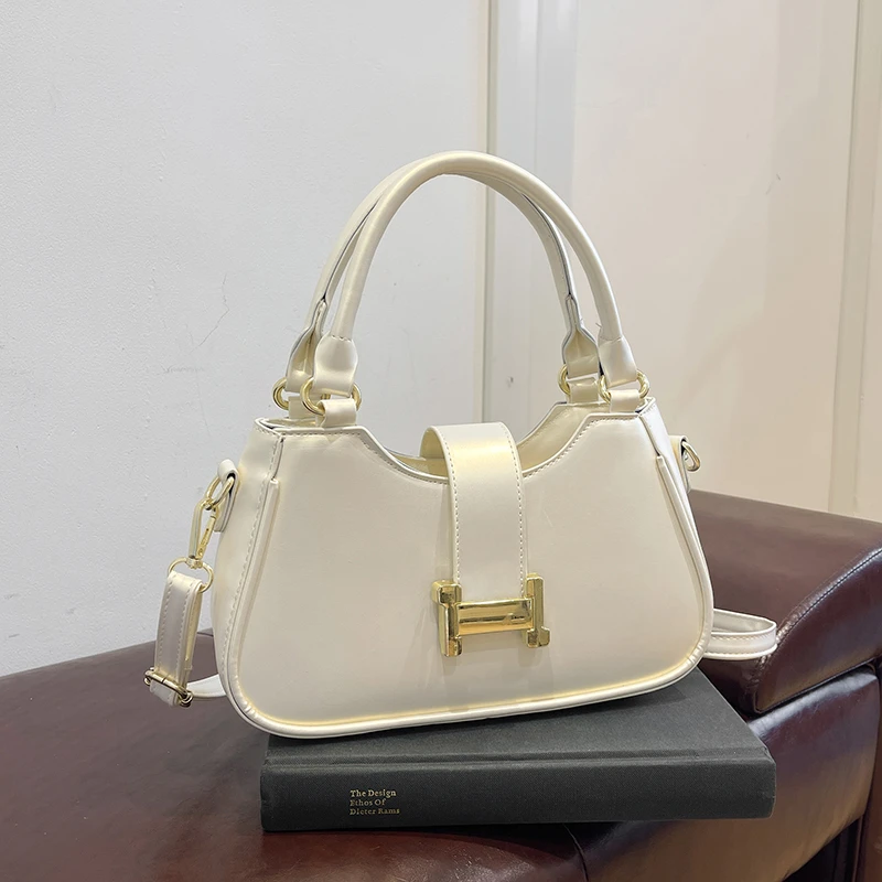 

Popular Elegant Leather Women's Crossbody Bag Classic Design By Famous Designer For Ladies Handbags