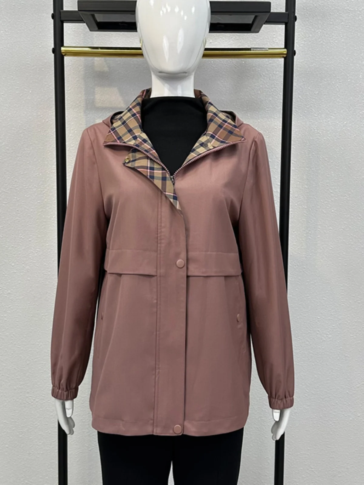 

Casual Plaid ort Coat for Middle-Aged Women with Hood Autumn New Arrival Faion Loose Fit Polyester V-Ne Zipper Closure