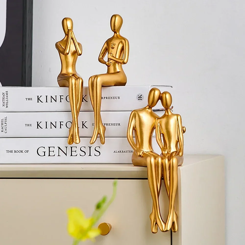 

Modern Room Ornament Desk Accessories Home Decor Abstract Couple Statue Golden Miniatures Bookshelf Decoration Resin Statue Gift