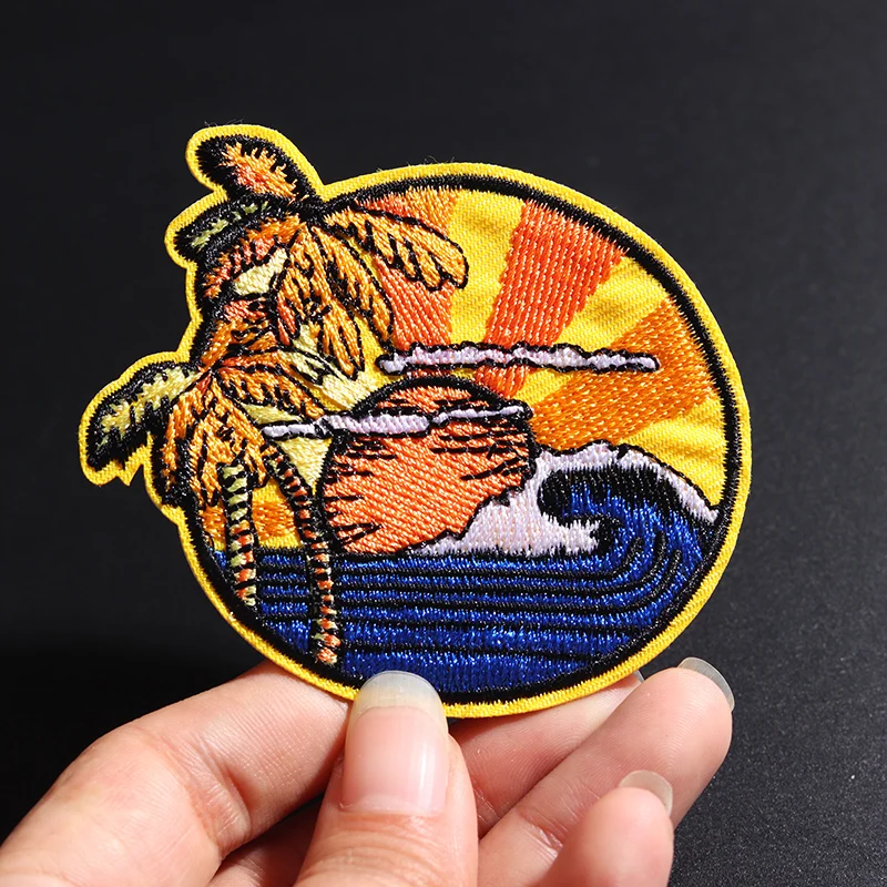 Zonsondergang Aan Zee: 7.5X6.3Cm Stoffen Patch Geborduurde Applique Naaien Kleding Accessoires Badges Cirkelvormige Yelow