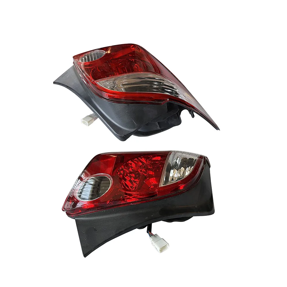 Car Tail Lights Rrverse Turn Brake Lamp for Toyota IST Ncp61 2002 to 2009 2Pcs