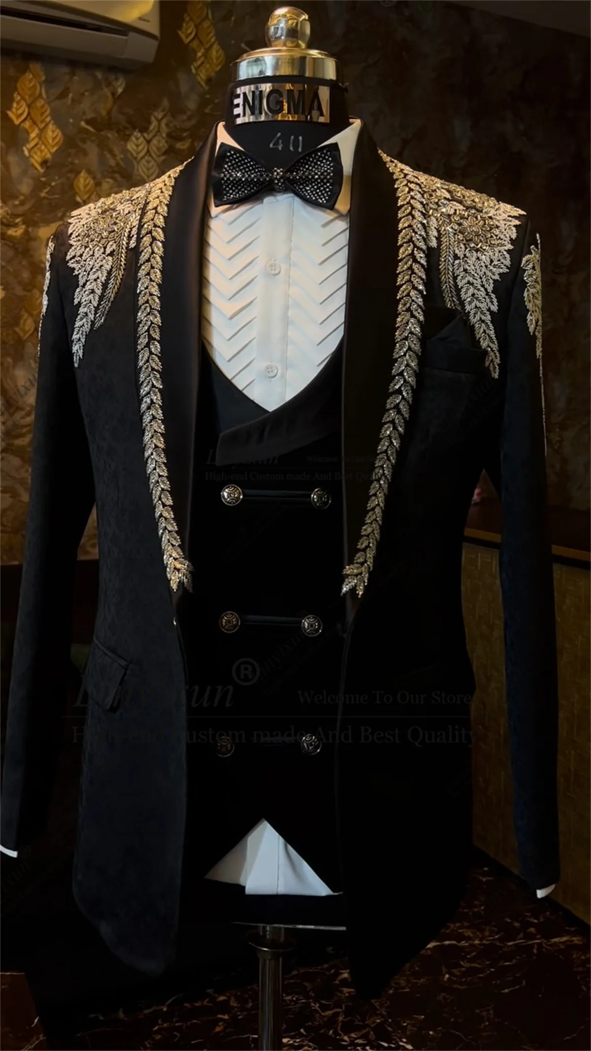 

Elegent Metal Crystals Men Suits Shawl Lapel Groom Tuxedos Customized Wedding Slim Fit Male Blazers 3 Pieces Sets ropa hombre