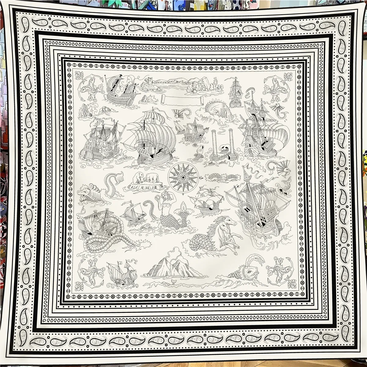 

130cm Winter Keep Warm Scarf Women Brand Silk Cashmere Square Scarf Shawl Luxury Paisley Scarves Wraps Pashmina Hijab Bandana