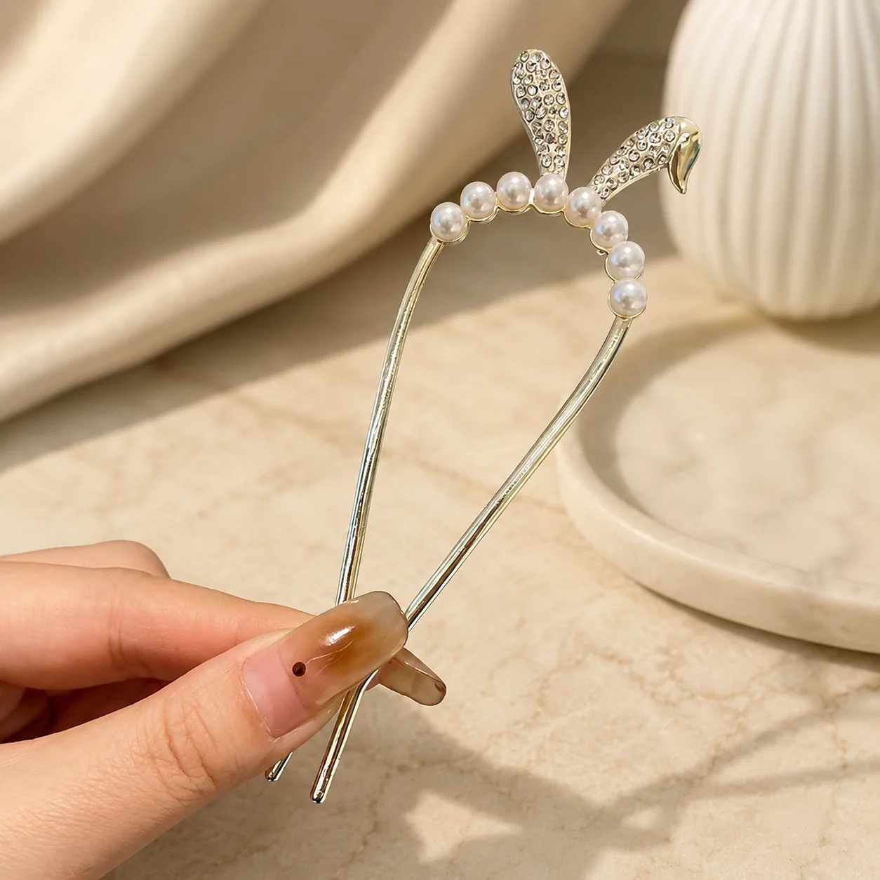 Alloy Hair Fork for Women Korean Pearl U Shaped Hair Pin Floral Bun Holder Non Slip Updo Hair Stick Wedding New Hair Accessories view 4