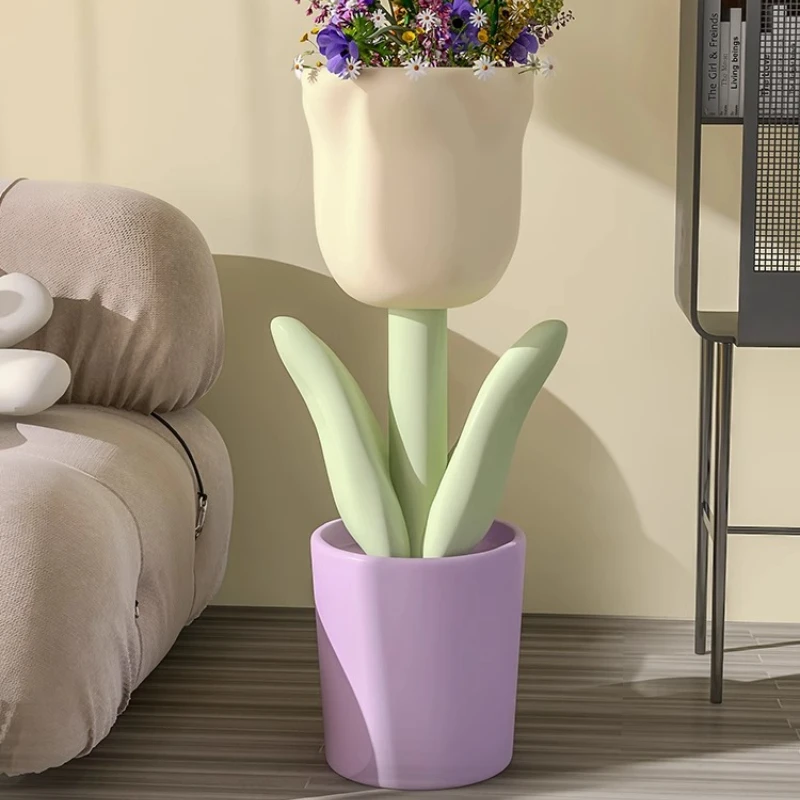 

Tulip floor-to-ceiling vase ornament, living room TV cabinet next to Internet celebrity opening gift flower pot