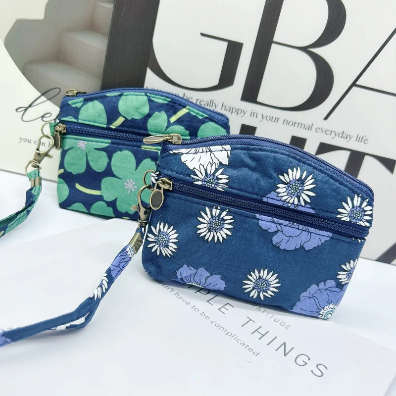 

Zipper Coin Purse - Floral Pattern Storage Bag for Women (Detachable Strap, Interior Dot Lining, Daily Organizer for Keys/Cards)