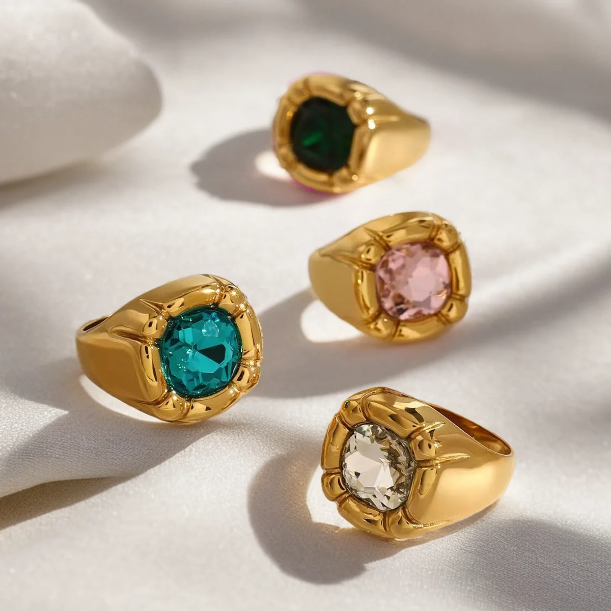 Multicolored Stylish Rounded Square Zircon Flower Rings Gold Plated Stainless steel ring woman Daily Waterproof Jewelry gift