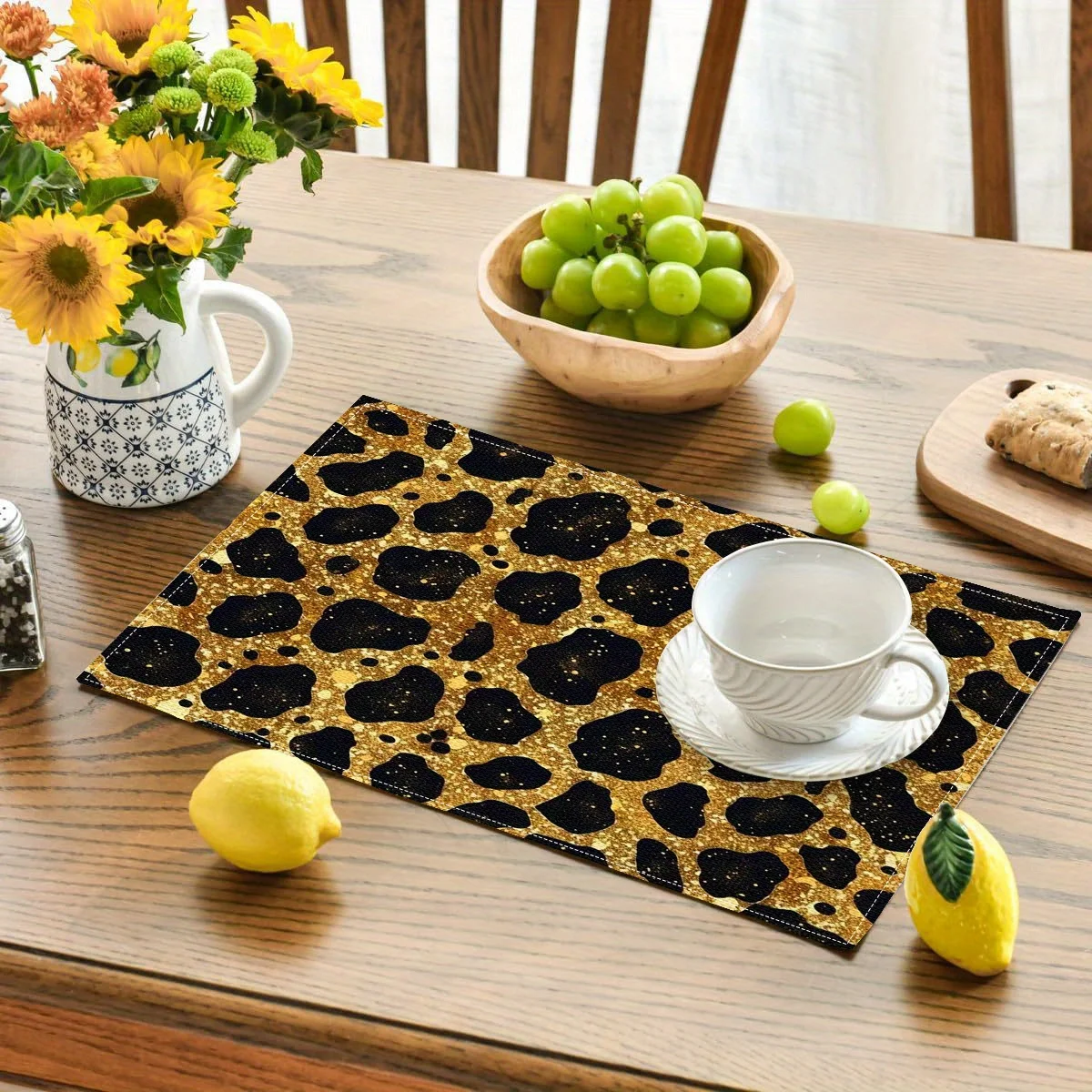 Modern Luxury Gold Leopard Shiny Print Heat Resistant Washable Table Placemats Dining Table Accent Decor 4 Piece Set